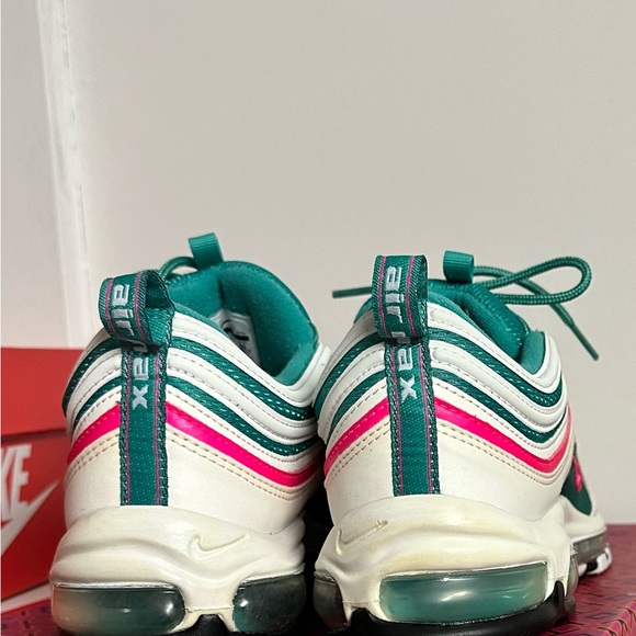 Women’s 11( men’s 10) - Picture 2 of 3